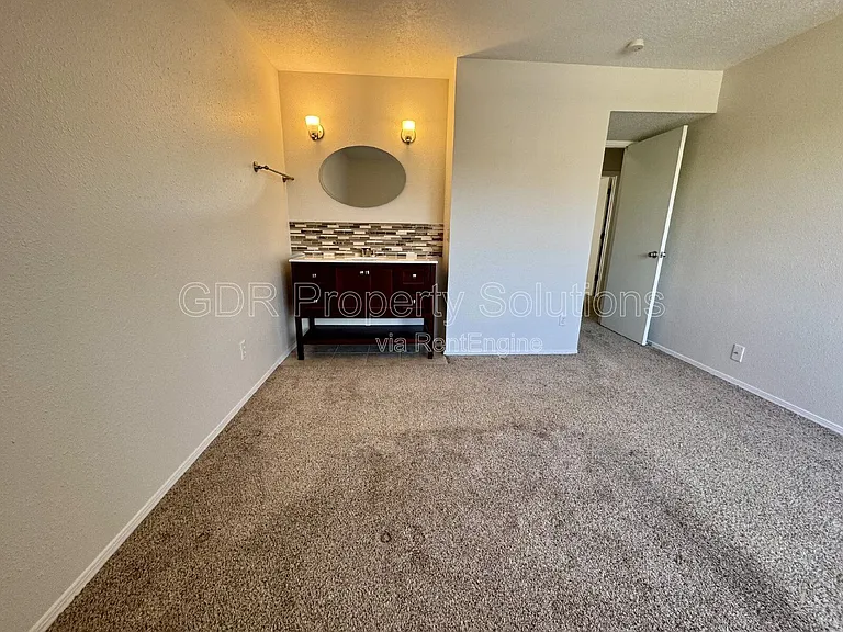 700 Fruit Ave NW — Photo 18