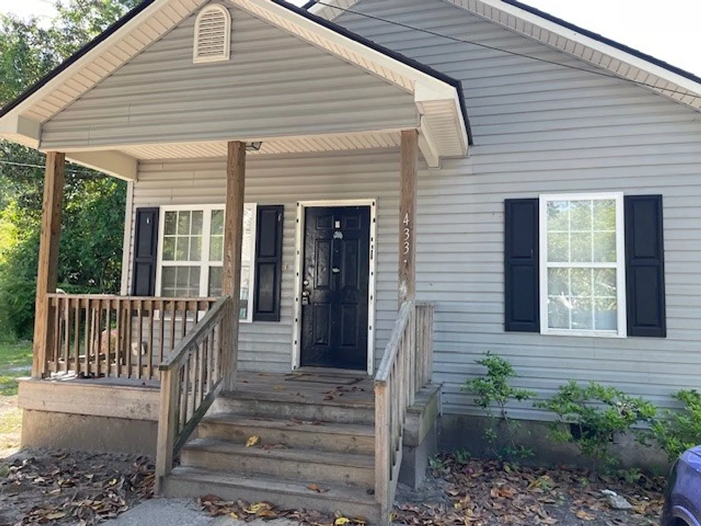 Cute 3 Bedroom, 2 Bath near Historic Downtown Wilmington - WHA Approved — Photo 1
