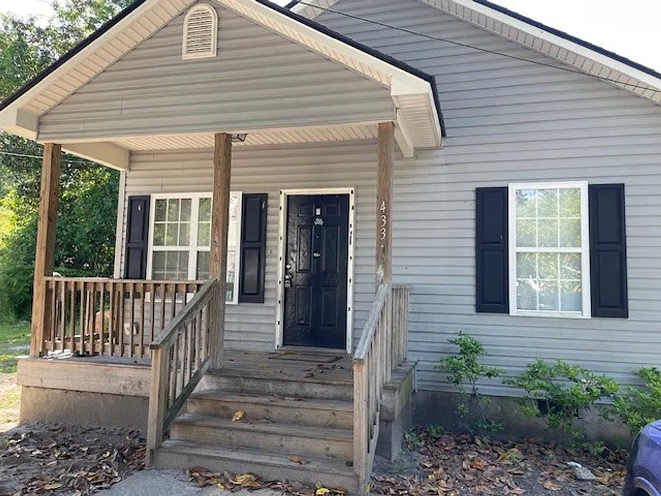 433 Evans St