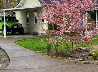 370 SW L St, Grants Pass, OR 97526