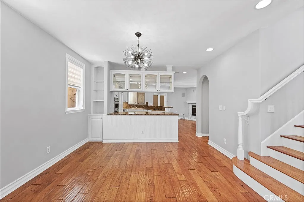 3 bed, 2.5 bath, 1917 sqft, $7,800 — Photo 4