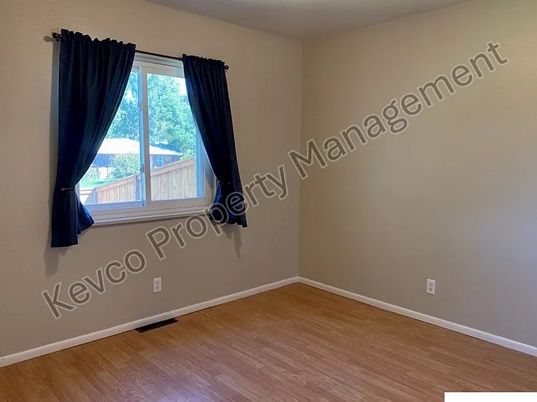 1728 Azalea Dr — Photo 11