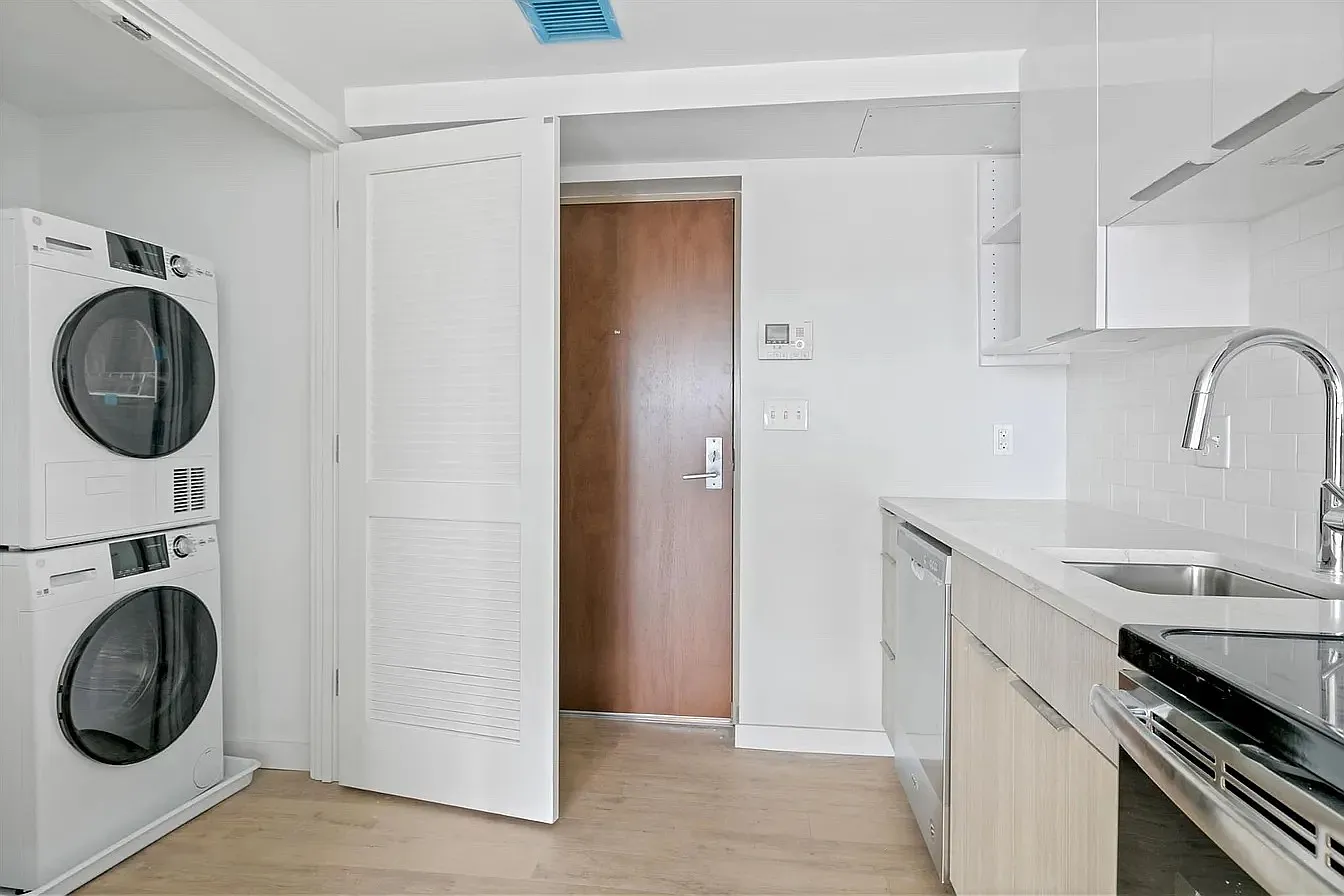 2 bed, 700 sqft, $4,050 — Photo 4