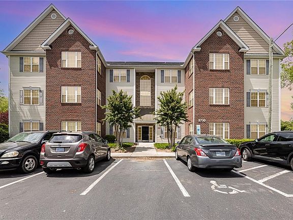 2nd image of 3710 Spanish Peak Dr APT 2D