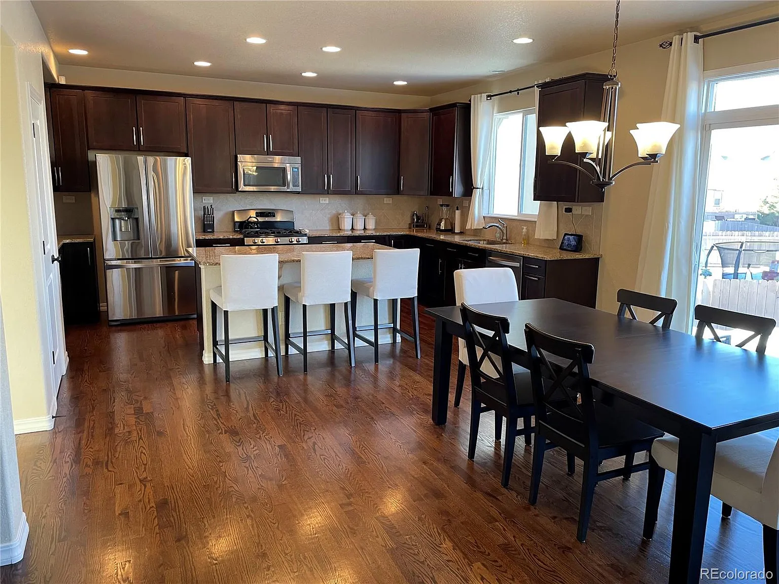 5 bed, 4.5 bath, 3292 sqft, $3,400 — Photo 4