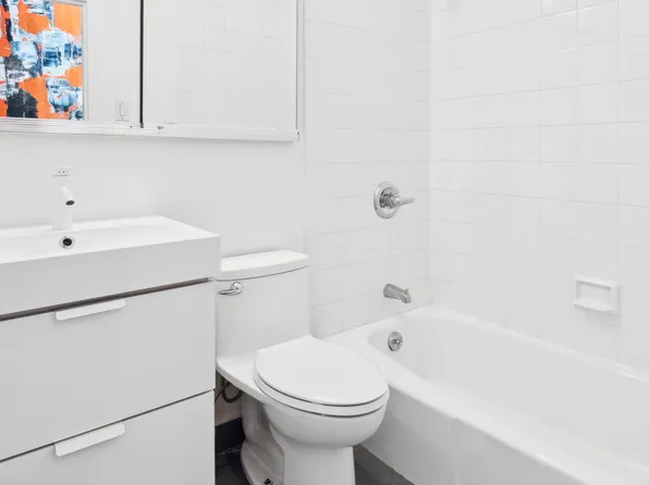 23 East 10th Street 815 image 7 of 8