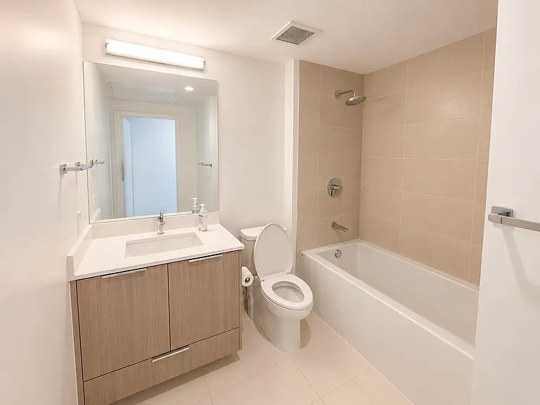 1471 Hunter St #1304 — Photo 13