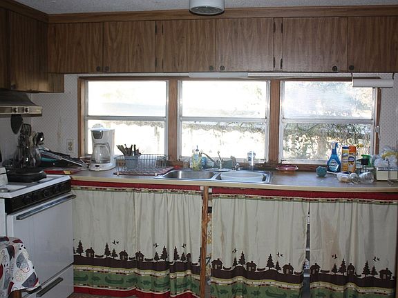 5th image of 958 Galaxie Dr