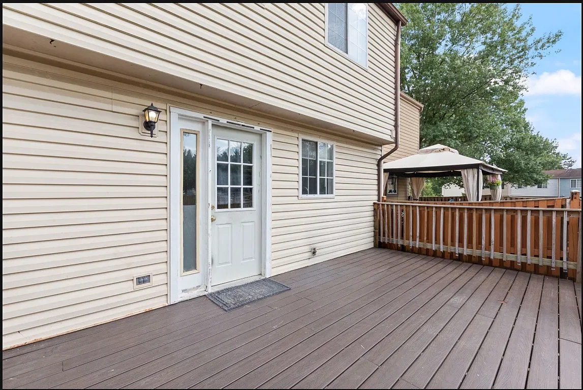 3 bed, 1450 sqft, $2,450 — Photo 4