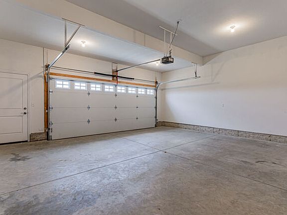 3rd image of 901 Cates Dr #901B