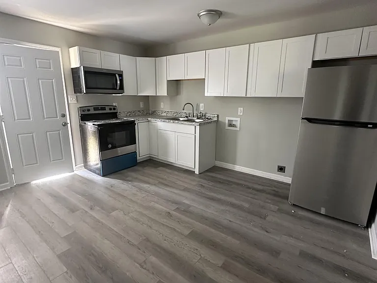 1051D Rulnick St — Photo 3