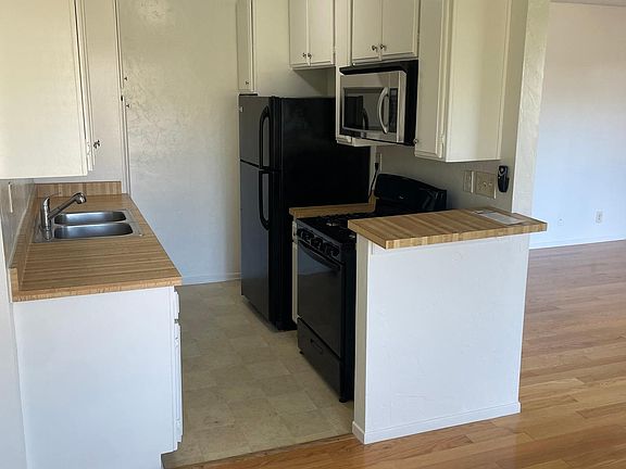 5th image of 1423 19th St #1423