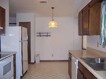 4th image of 1525 River Rock Trce