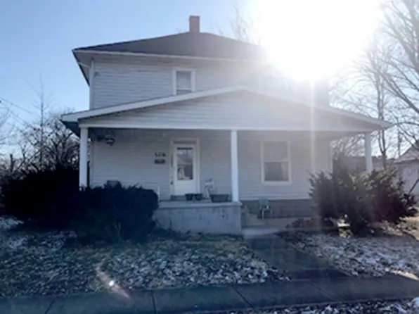 108 NE 2nd St, Fairfield, IL 62837