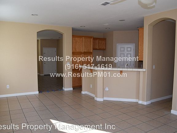 4th image of 148 Bridgeway Ct