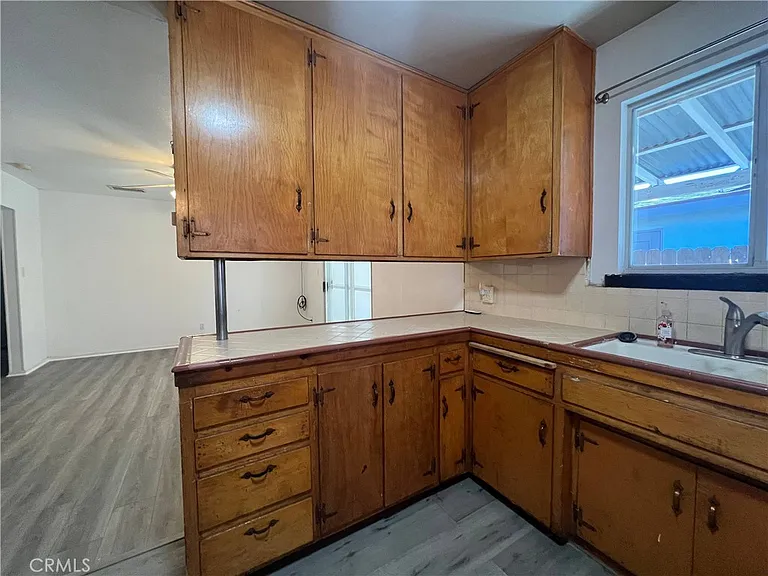 15558 Del Rey Dr — Photo 8