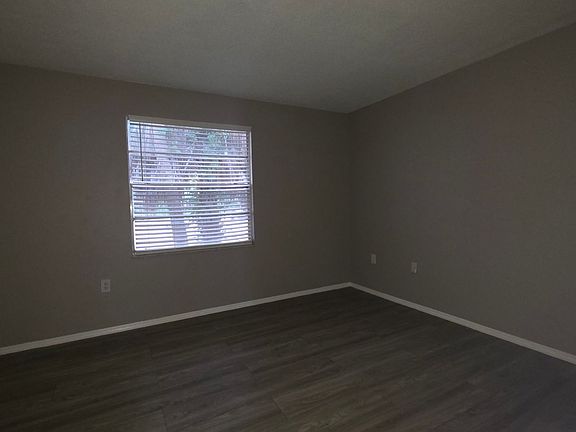 5th image of 311 Country Club Oval APT 108