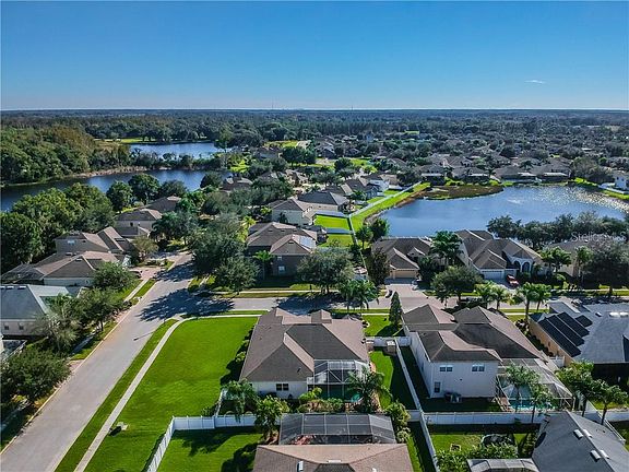 5th image of 20937 Cedar Bluff Pl