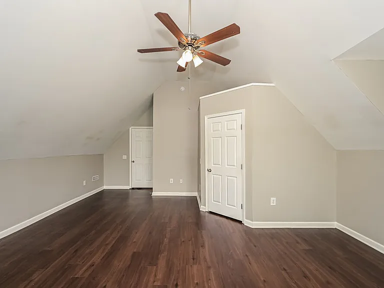 222 Hermitage Dr — Photo 10