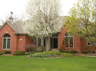 4776 Squirrel Hill Dr, Troy, MI