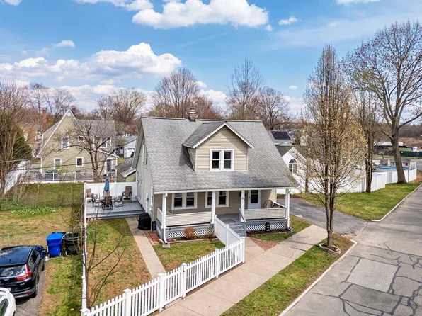 61 Spencer St, Springfield, MA 01118