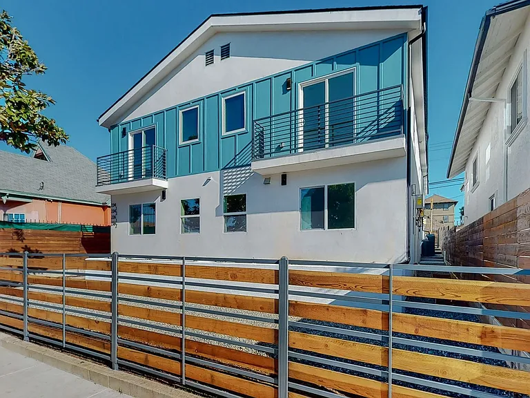 3 & 4 Bed 2-Story Townhomes with Covered Parking Spots Available! — Photo 17