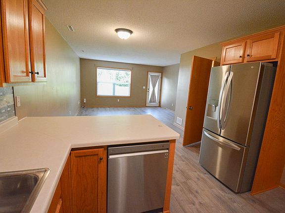 4th image of 1821 Daniel Ln