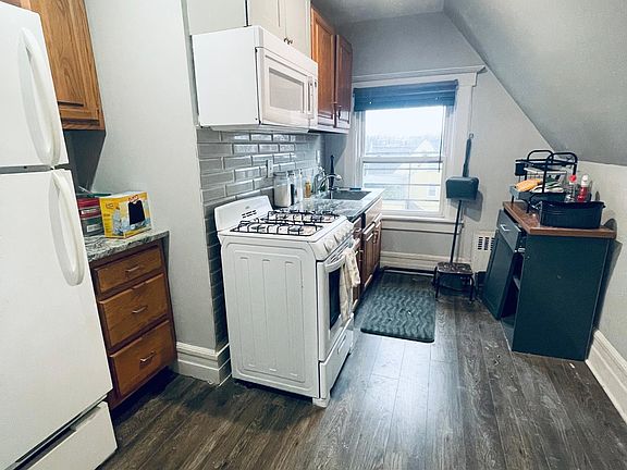4th image of 174 Cottage Ave #2