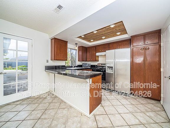 3rd image of 2412 Kimberly Pl