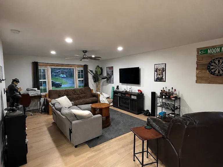 216 Oneida St #216 — Photo 2
