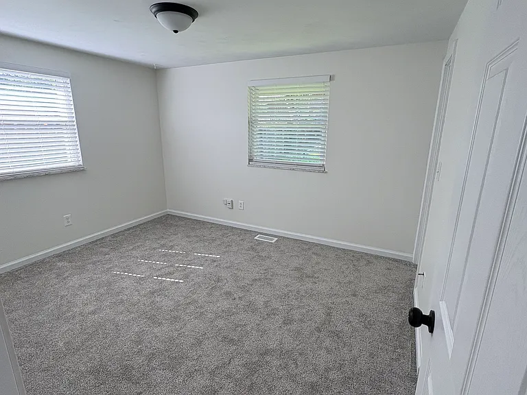 6337 Larcomb Dr — Photo 5
