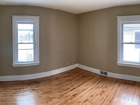 5th image of 89 Traymore St #2