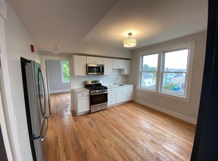 64 Chapel St #3, Lowell, MA 01852