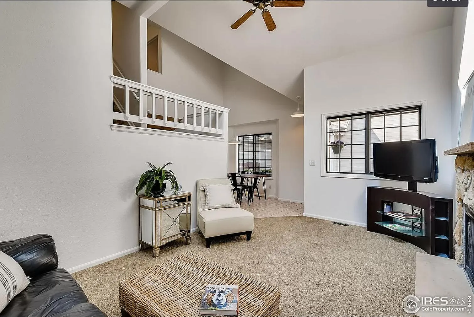 3 bed, 1301 sqft, $3,095 — Photo 2