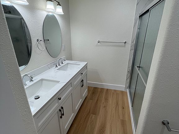 4th image of 7520 Roosevelt Ave