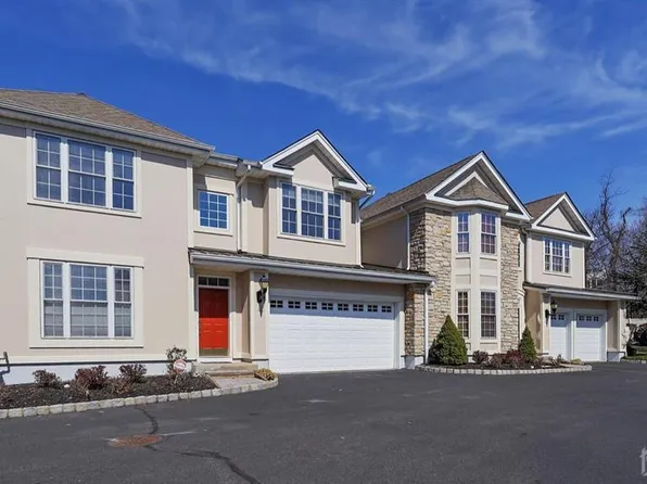 11 Ayers Ct, Metuchen, NJ 08840