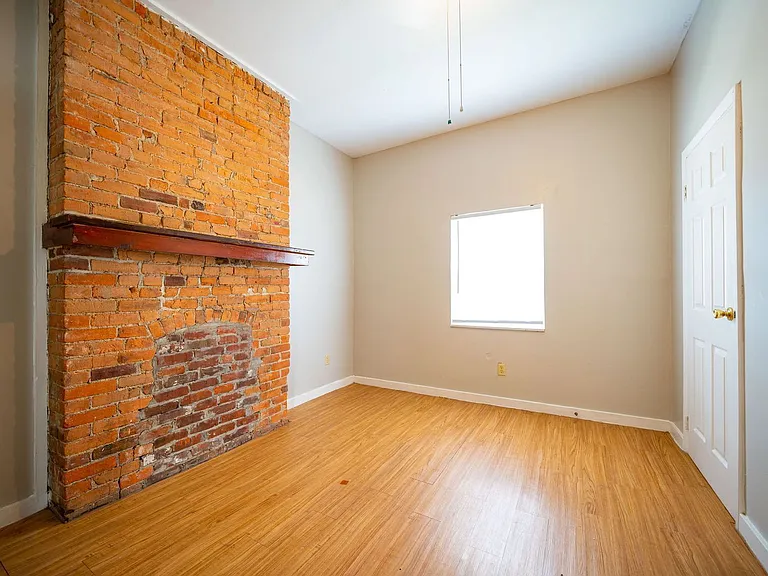755 Wager St — Photo 4