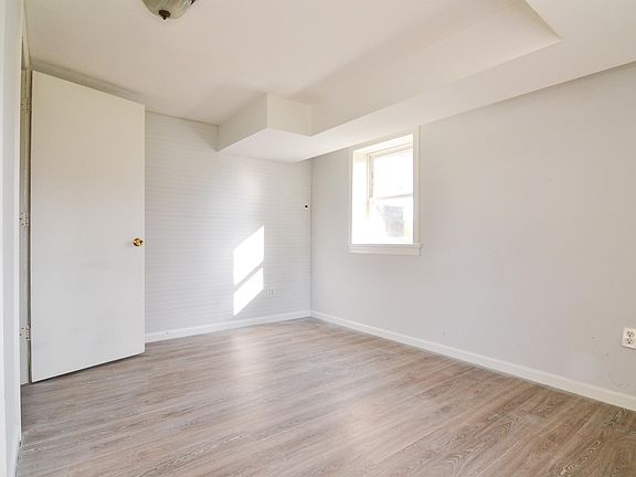2nd image of 3212 Leslie St #B