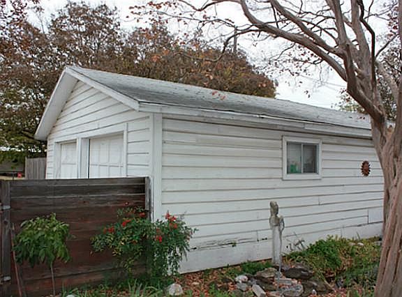 5th image of 1628 Dale Pl