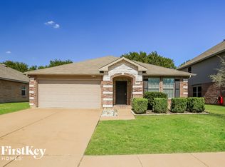 528 Jennifer Dr, Burleson, TX 76028