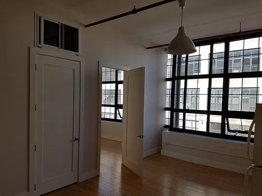 Rented by Joel Weisz, LREB | media 5