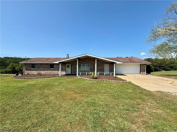 943 Efts Ln, Wintersville, OH 43953