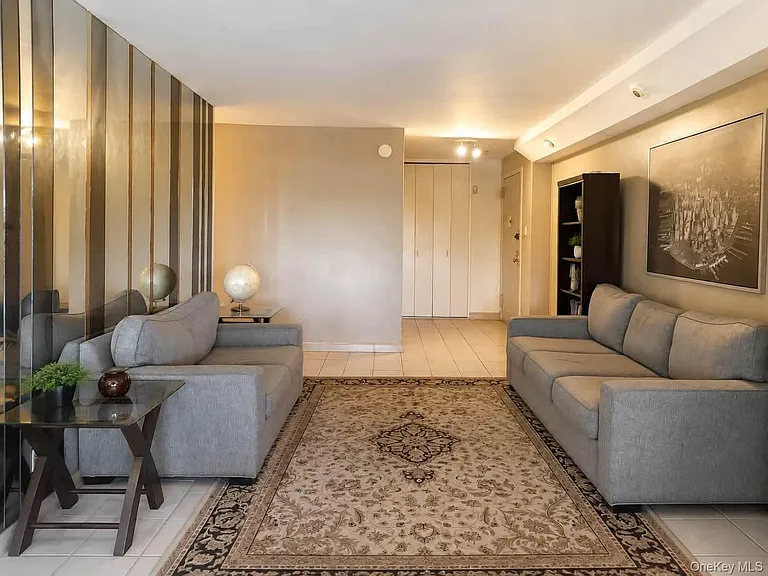 8611 151st Ave #4K — Photo 2