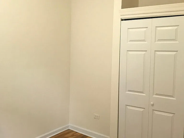 2216 N California Ave #2 — Photo 5