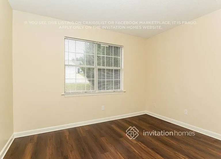 1131 Collyns Ct — Photo 5