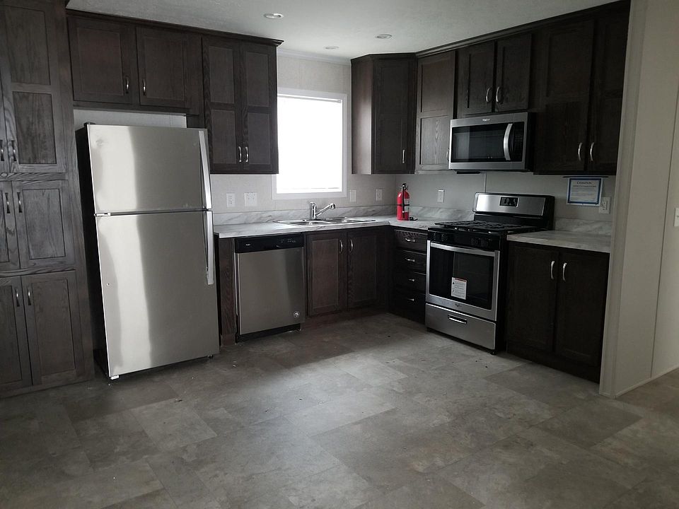 1st image of 4595 Knollwood Dr #104