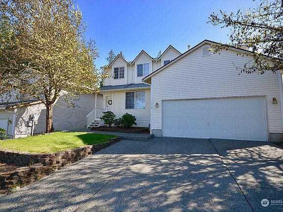 2nd image of 1218 185th Street E