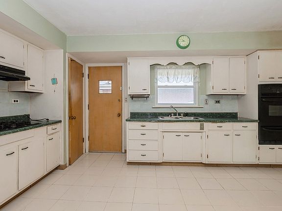 3rd image of 10305 Washington Ave