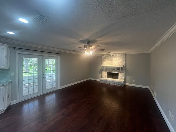 5th image of 11 Brookside Cir