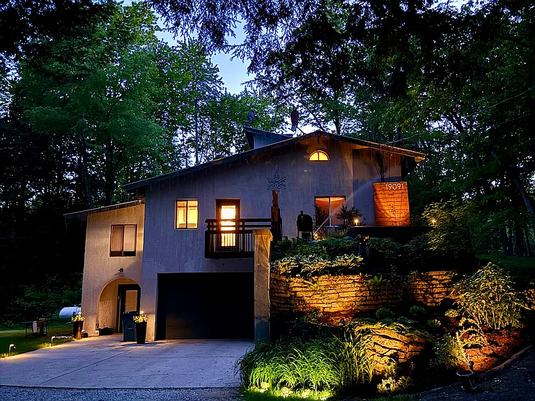 19091 130th Ave #2 — Photo 2